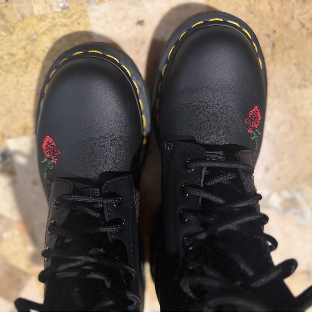 Dr marten Red Rose Embroidery 1461 - Picture 4 of 6